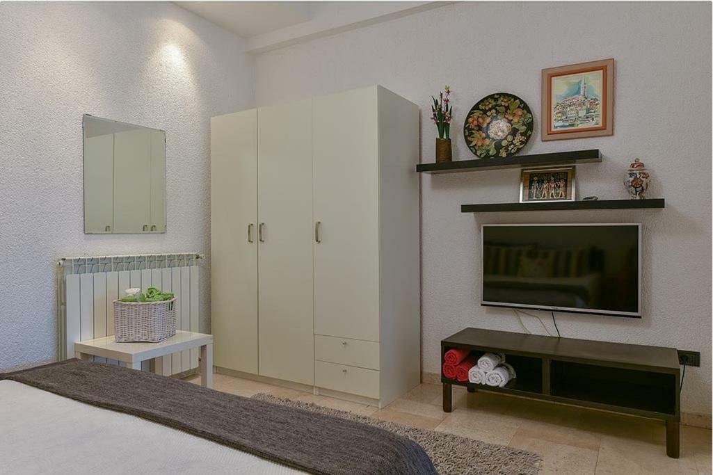 Studio Melanija 罗维尼 外观 照片